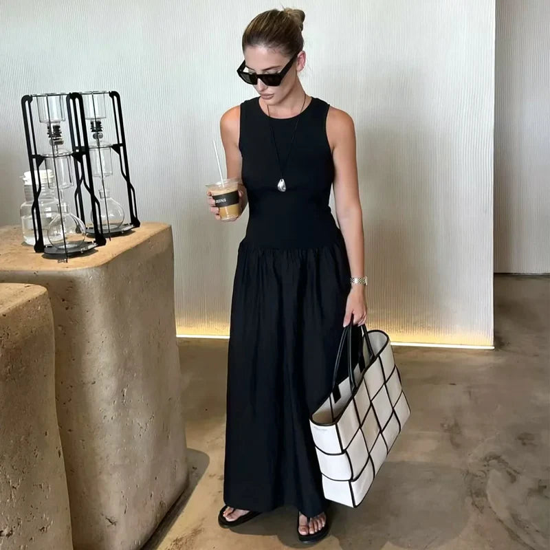 Elara Dress – Sleek with vintage flair